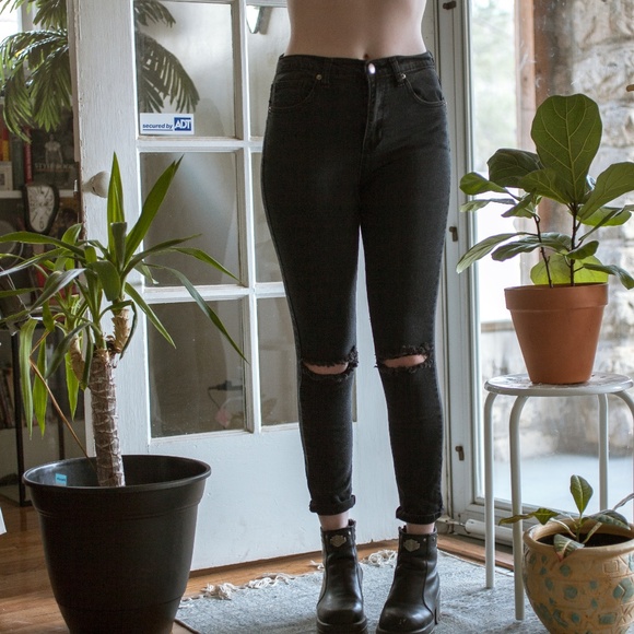 Forever 21 Denim - Forever 21 Distressed Black Jean